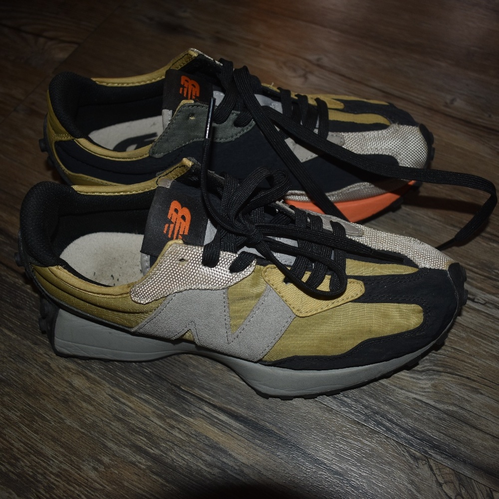 New Balance 327 "Golden Poppy"